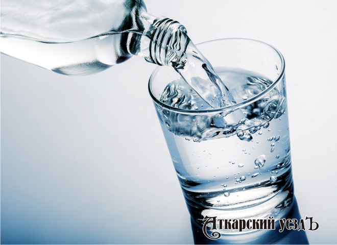 Жители России пьют воду из-под крана