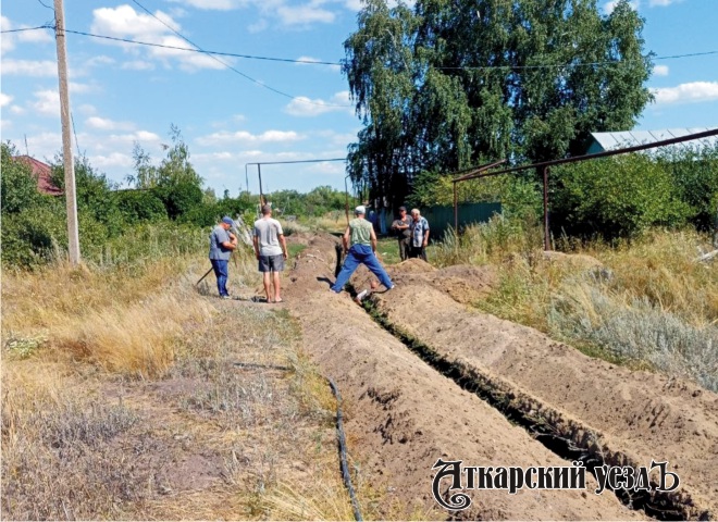В селе Озерное проложили 800 метров нового водопровода
