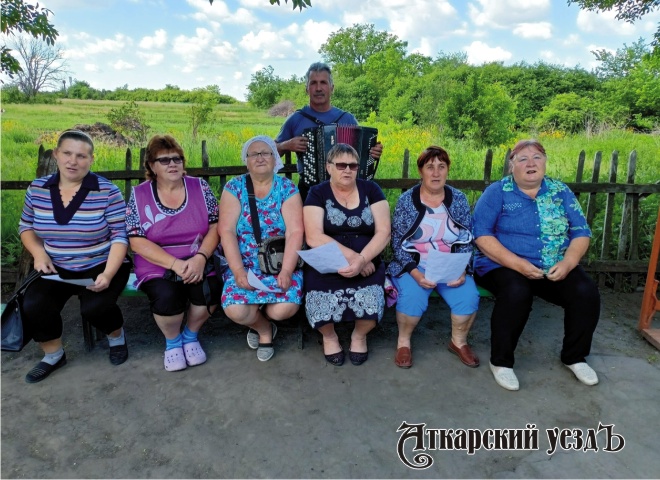В селе Большая Екатериновка весело отметили праздник День друзей