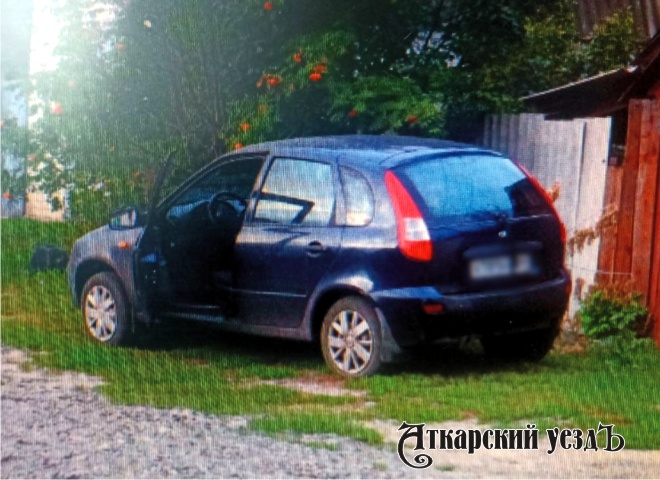 В г. Аткарске уголовник угнал у женщины Lada Kalina и разбил машину
