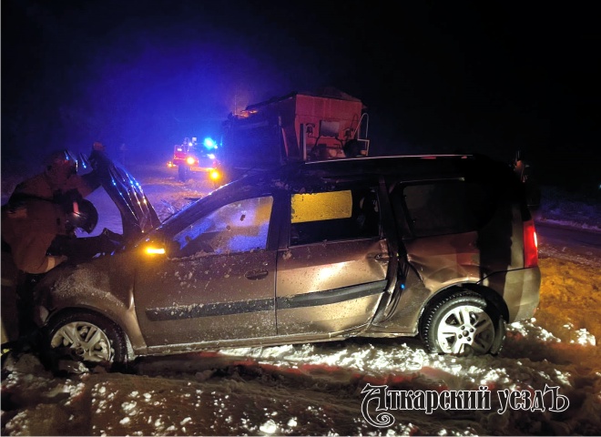 Под Аткарском столкнулись Volvo FM Truck и Lada: пострадала женщина