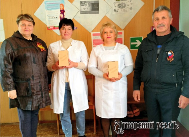 Жители Большой Екатериновке поздравили с праздником медсестёр