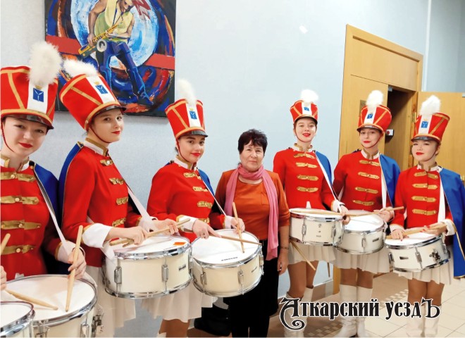 «Серебряные» волонтёры посетили праздничный концерт в Саратове