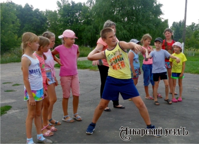 Спортивная детская эстафета в селе Кочетовка Аткарского района