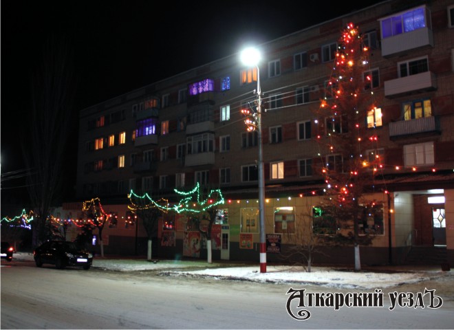 В Саратовской области выберут самые красиво оформленные к Новому году города и села