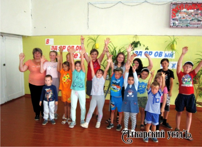 В Кочетовском СДК прошли «Веселые старты» для детей и взрослых