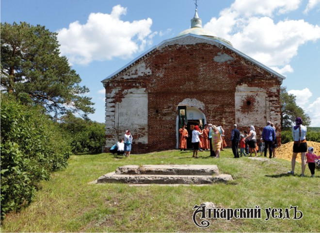 Церковь в селе Старая Лопуховка