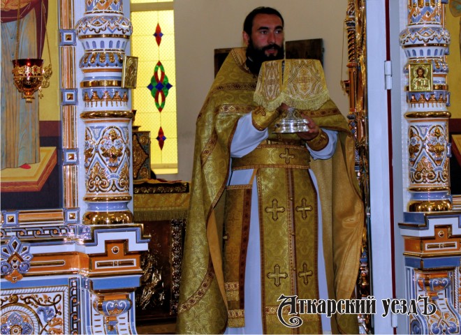 Благочинный Аткарского округа поздравляет жителей с Пасхой Христовой