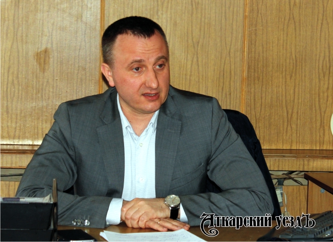 В Саратовской области дороги являются проблемой № 1, считает Антон Ищенко