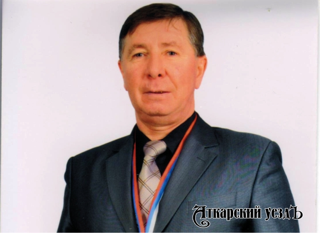Музыкант и педагог из Аткарска Олег Наумов удостоен медали «Лучшие в регионах России»