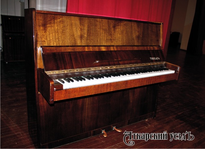 Пианино, подаренное аткарчанкой
