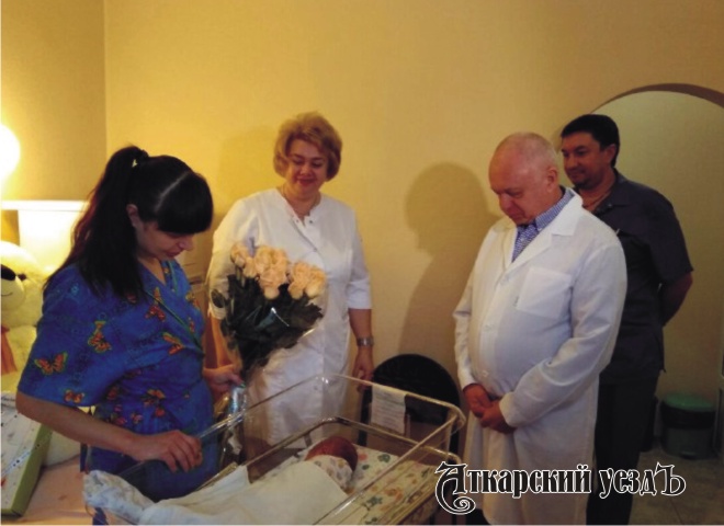 Аткарчанка родила первого в 2017 году в Саратовской области ребенка