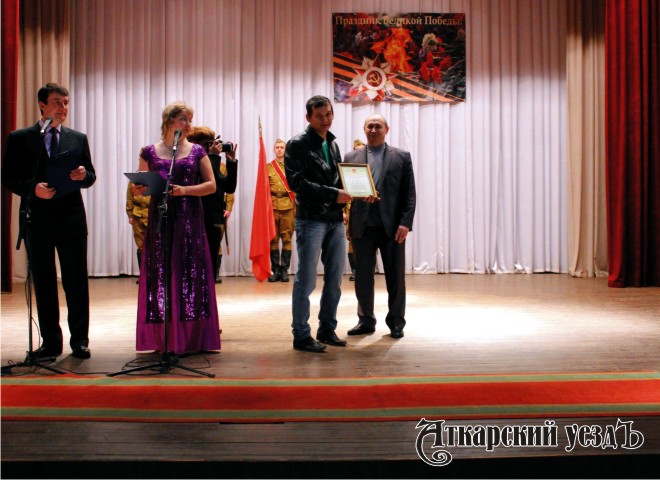 Глава администрации Аткарского муниципального района поздравил пожарных с их профессиональным праздником