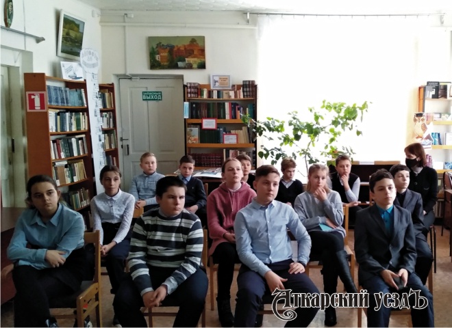 В библиотеке прошел час памяти «Пылающий адрес войны: Сталинград»