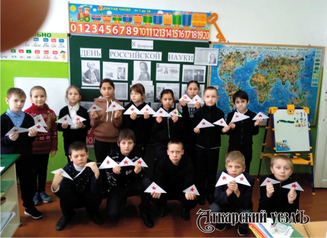 Женсовет и школьники села Даниловка отправили посылки на фронт