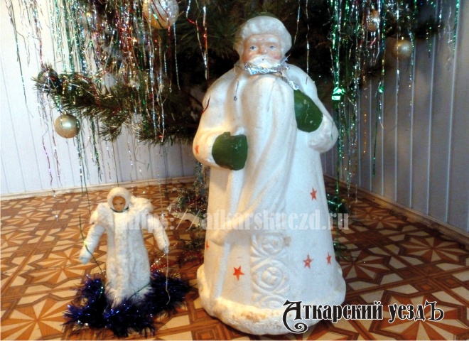 Деду Морозу в офисе врача общей практики села Озерное Аткарского района почти полвека