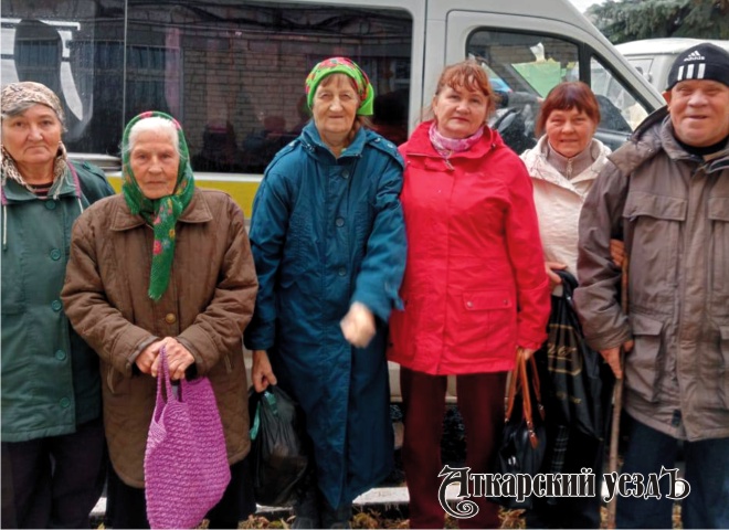 Пенсионеров из Озерного доставили в Аткарск для диспансеризации