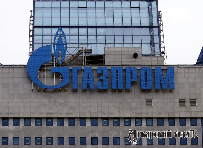 Надпись «Газпром» на здании