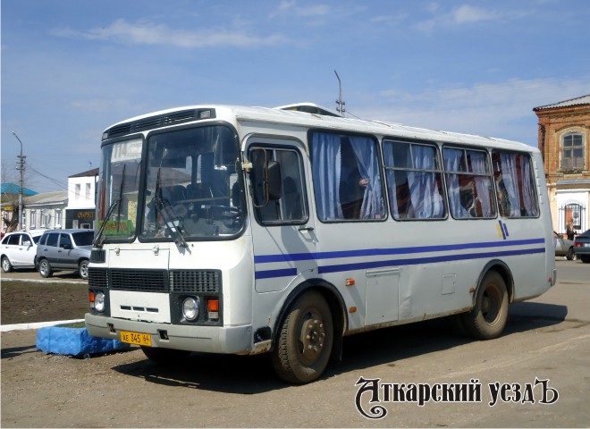 Пассажирский автобус на улицах города Аткарска
