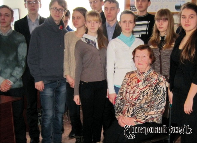 Валентина Григорьевна Красова с участниками встречи