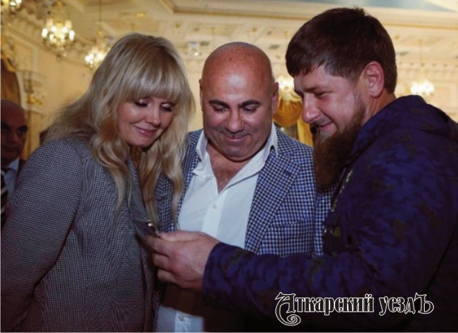 Кадыров присвоил аткарчанке звание Народной артистки Чечни