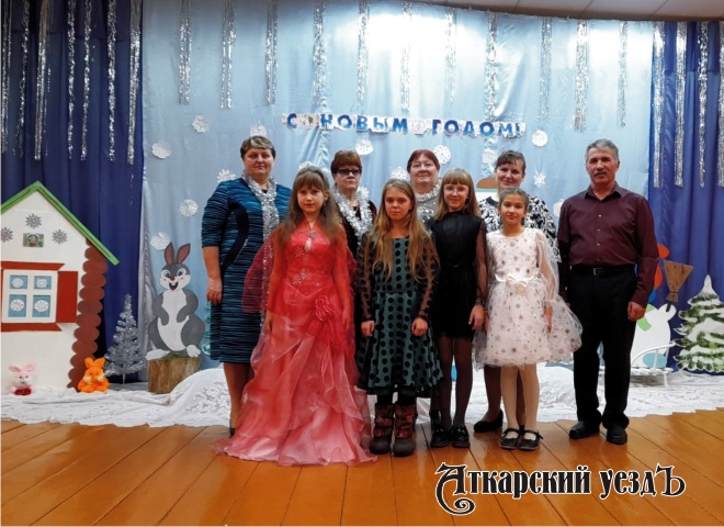 В селе Большая Екатериновка посвятили концерт местным учителям