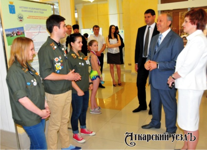 Лариса Колязина и Валерий Радаев встретились с молодежью