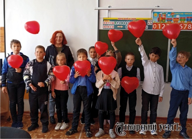 В посёлке Лопуховка провели акцию «Пусть в семье царит любовь!»