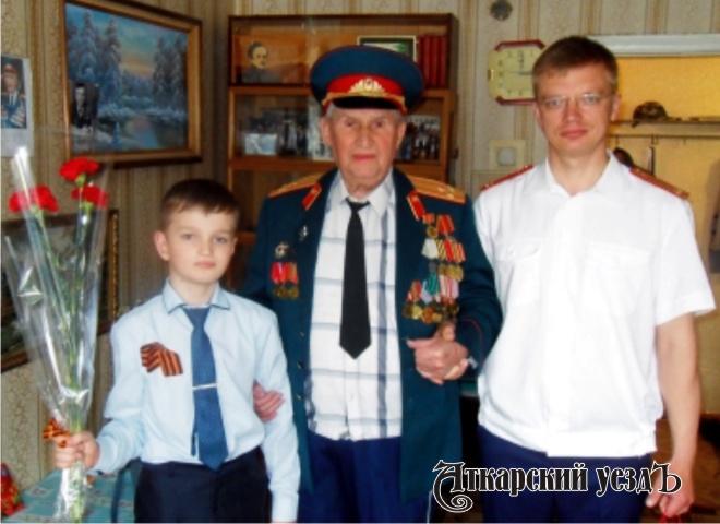 Руководитель Аткарского межрайонного следственного отдела СУ СК Сергей Маслюк навестил ветерана войны