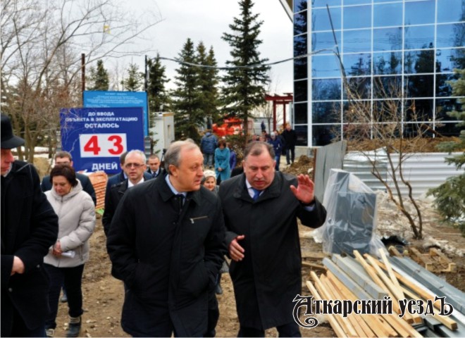 Губернатор Валерий Радаев на строительстве Музея Трудовой славы в Парке Победы