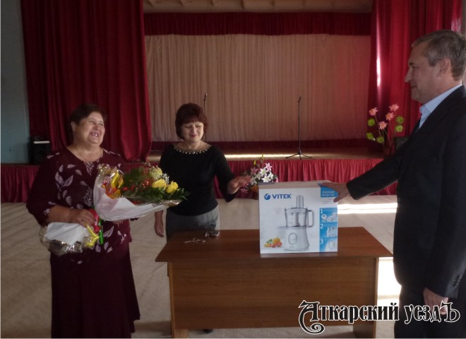 Ни один человек не забыт: в Аткарском доме-интернате для престарелых и инвалидов отметят День социального работника