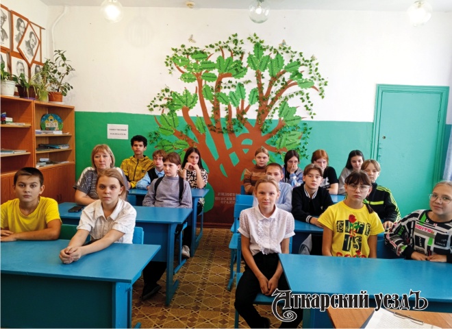 В аткарском селе школьников готовят к олимпиаде по истории России