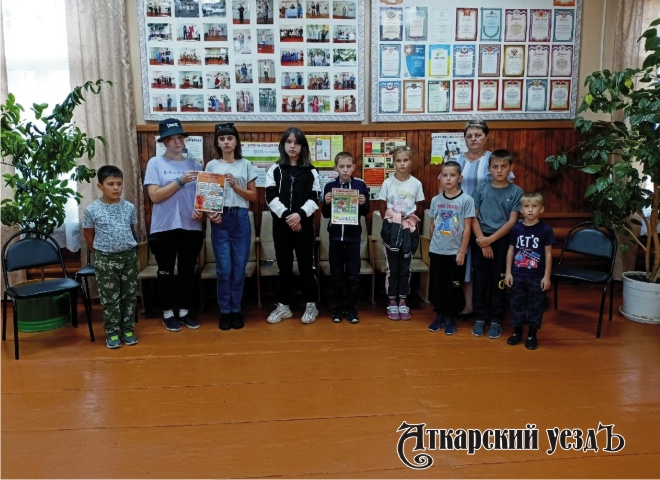 В селе Большая Екатериновка дети почтили память жертв терактов