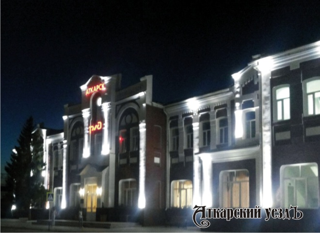 Железнодорожный вокзал Аткарска ночью