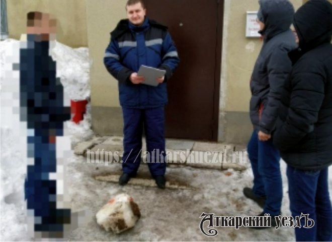 В Пугачеве юноша убил друга ледяной глыбой