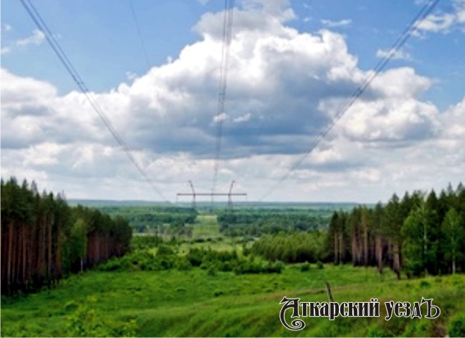 На 2-х магистральных ЛЭП в Аткарском районе заменили изоляторы