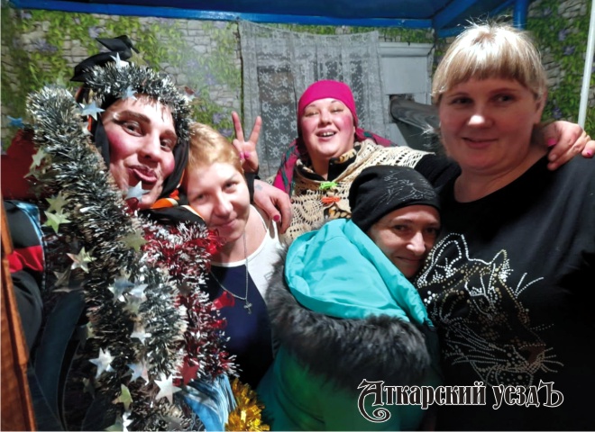 Ряженые поздравили жителей села Большая Екатериновка с Рождеством