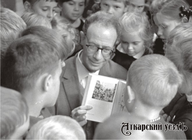 Знаменитый советский писатель Лев Кассиль