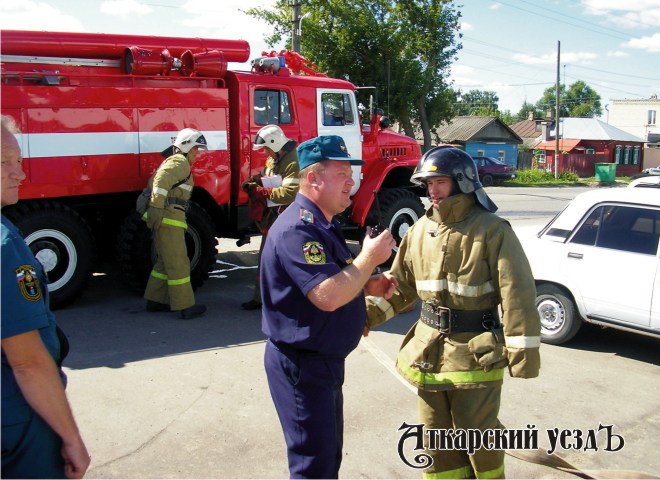 В Аткарске прошли масштабные пожарно-тактические учения