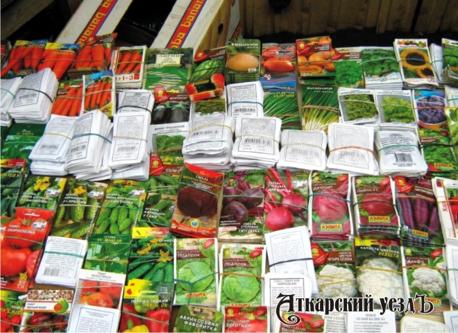 На рынке Аткарска вновь выявили недобросовестного торговца семенами