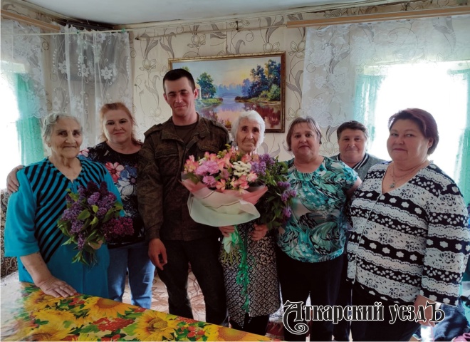 Жительницы Даниловки навестили прибывшего в отпуск участника СВО