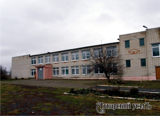 На ремонт фасада и крыши школы в Петрово потратят 3,5 млн рублей