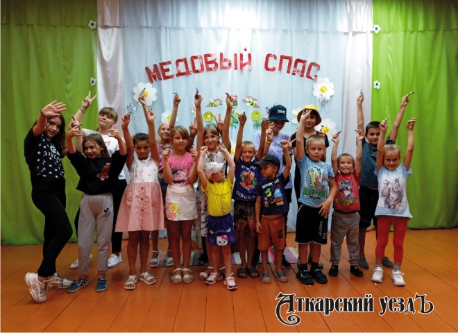 В селе Большая Екатериновка весело отметили праздник Медовый Спас