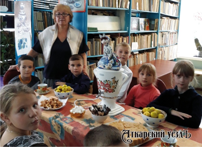Школьникам Тургенево в библиотеке рассказали о русском самоваре