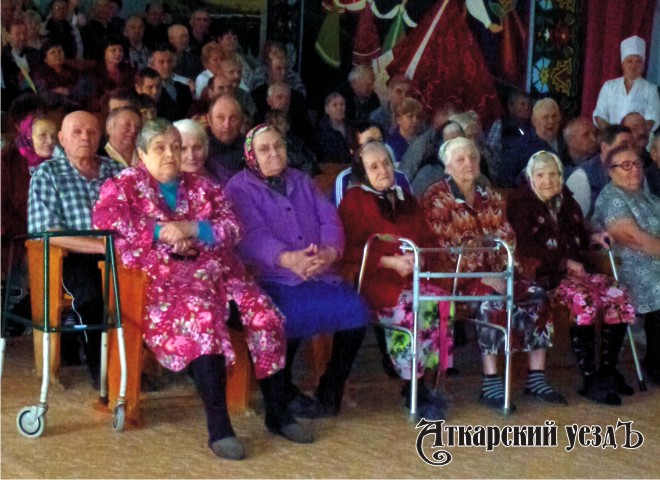 В Аткарском доме-интернате для престарелых и инвалидов проживают 9 долгожителей