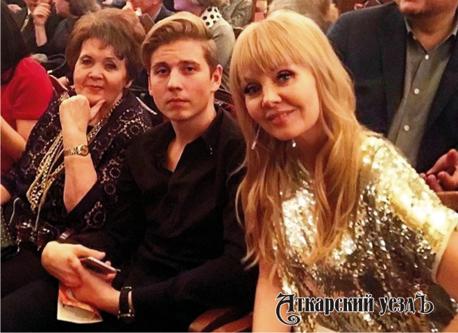 Певица Валерия с мамой Галиной Николаевной и сыном Артемием