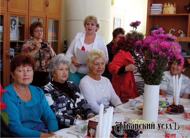 На Дне открытых дверей в аткарском досуговом клубе для пожилых людей «Виктория»