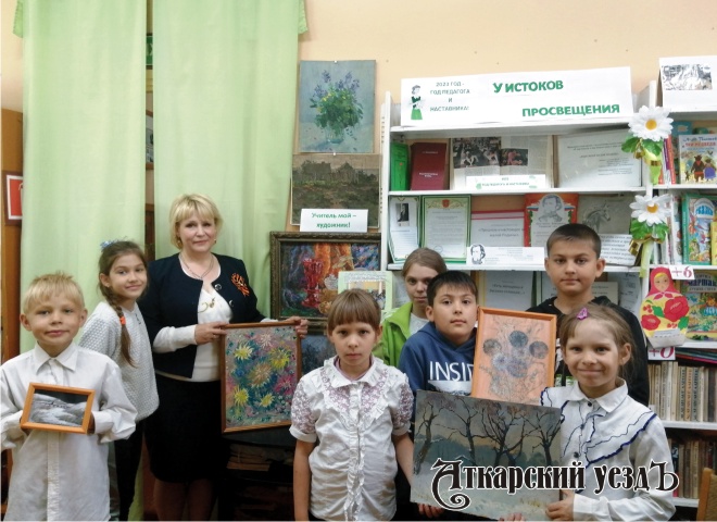 В Большой Екатериновке прошла выставка «Учитель мой – художник!»