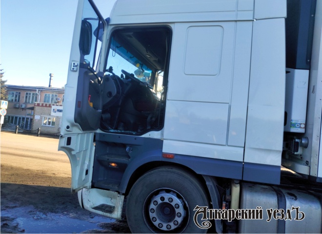 В Аткарске в кабине грузовика обнаружено тело дальнобойщика