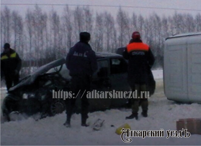Крупная авария с ВАЗ-2110 и Газелью в Аткарском районе